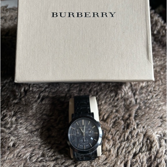 Burberry Swiss Made Heritage Chrono Black Stainless Steel Men's Watch 40 mm - Picture 2 of 5